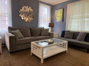Charming 3 Bedroom Home 6 Beds Sleeps up to 12